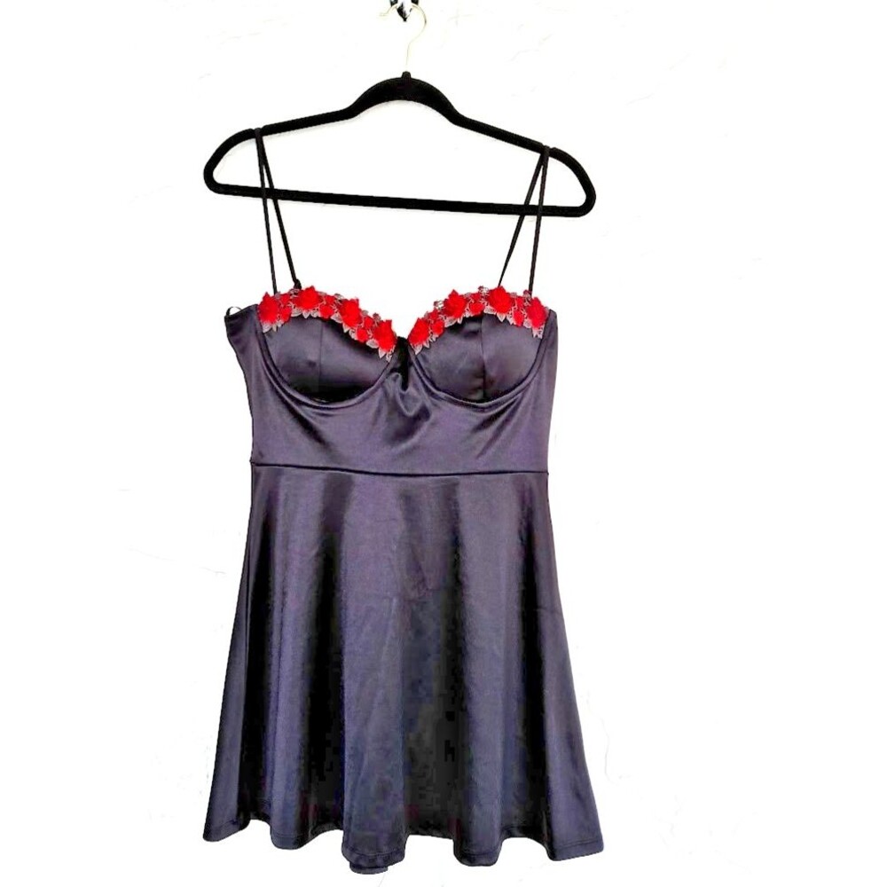 Windsor Pretty In Satin Rose Applique Skater Mini Dress Black Red Medium